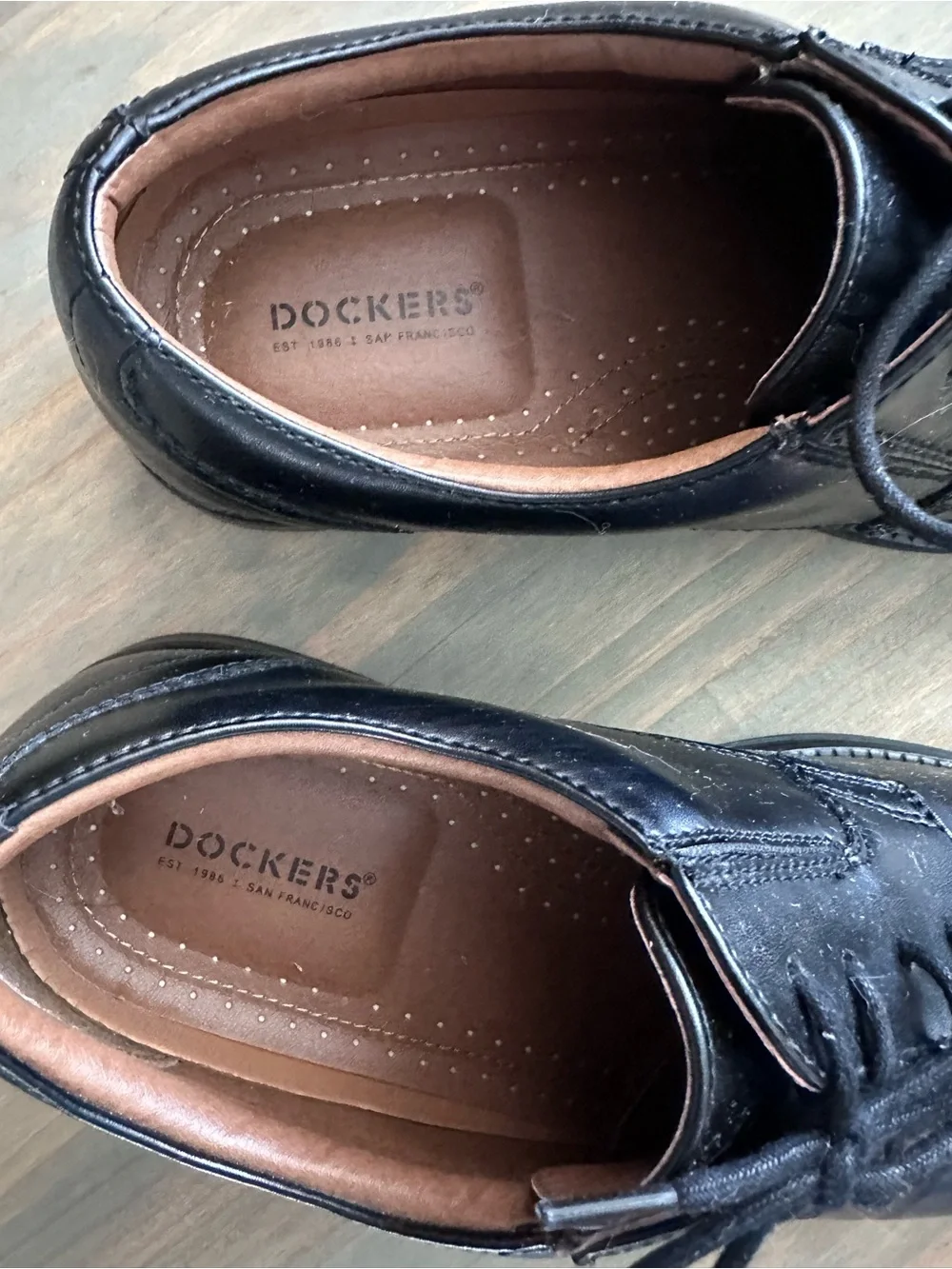 Dockers Men's Black Leather Cap-Toe Derbys